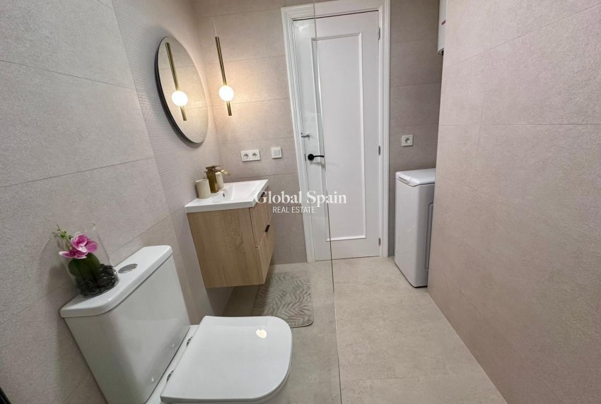 Revente - APPARTEMENT -
TORREVIEJA - Estacion de autobuses