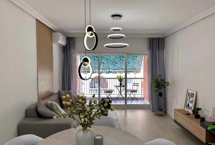 Revente - APPARTEMENT -
TORREVIEJA - Estacion de autobuses