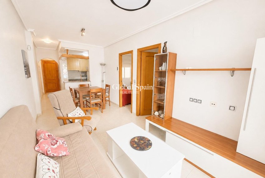 Revente - APPARTEMENT -
TORREVIEJA - Estacion de autobuses