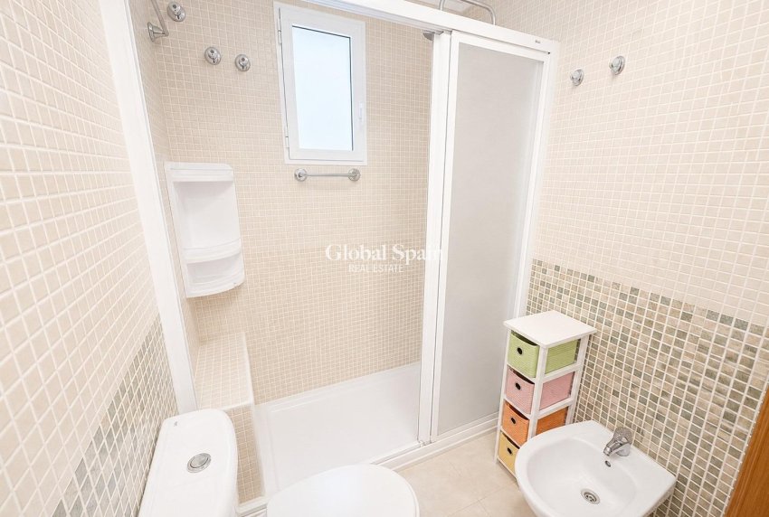 Revente - APPARTEMENT -
TORREVIEJA - Estacion de autobuses