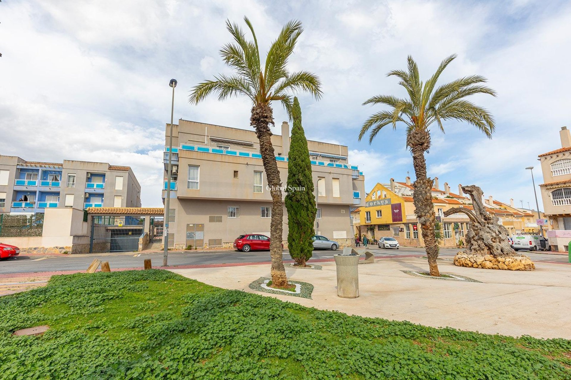 Revente - APPARTEMENT -
TORREVIEJA - Estacion de autobuses
