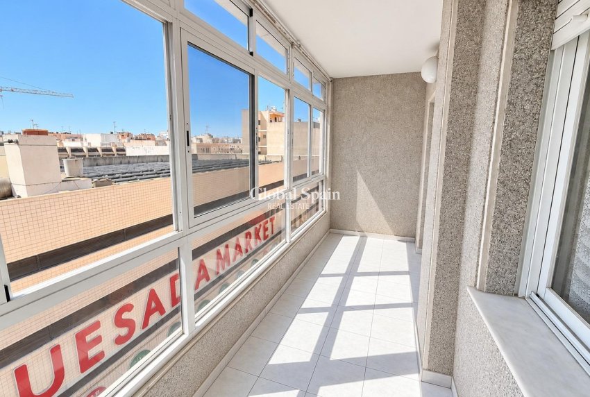 Revente - APPARTEMENT -
TORREVIEJA - Estacion de autobuses