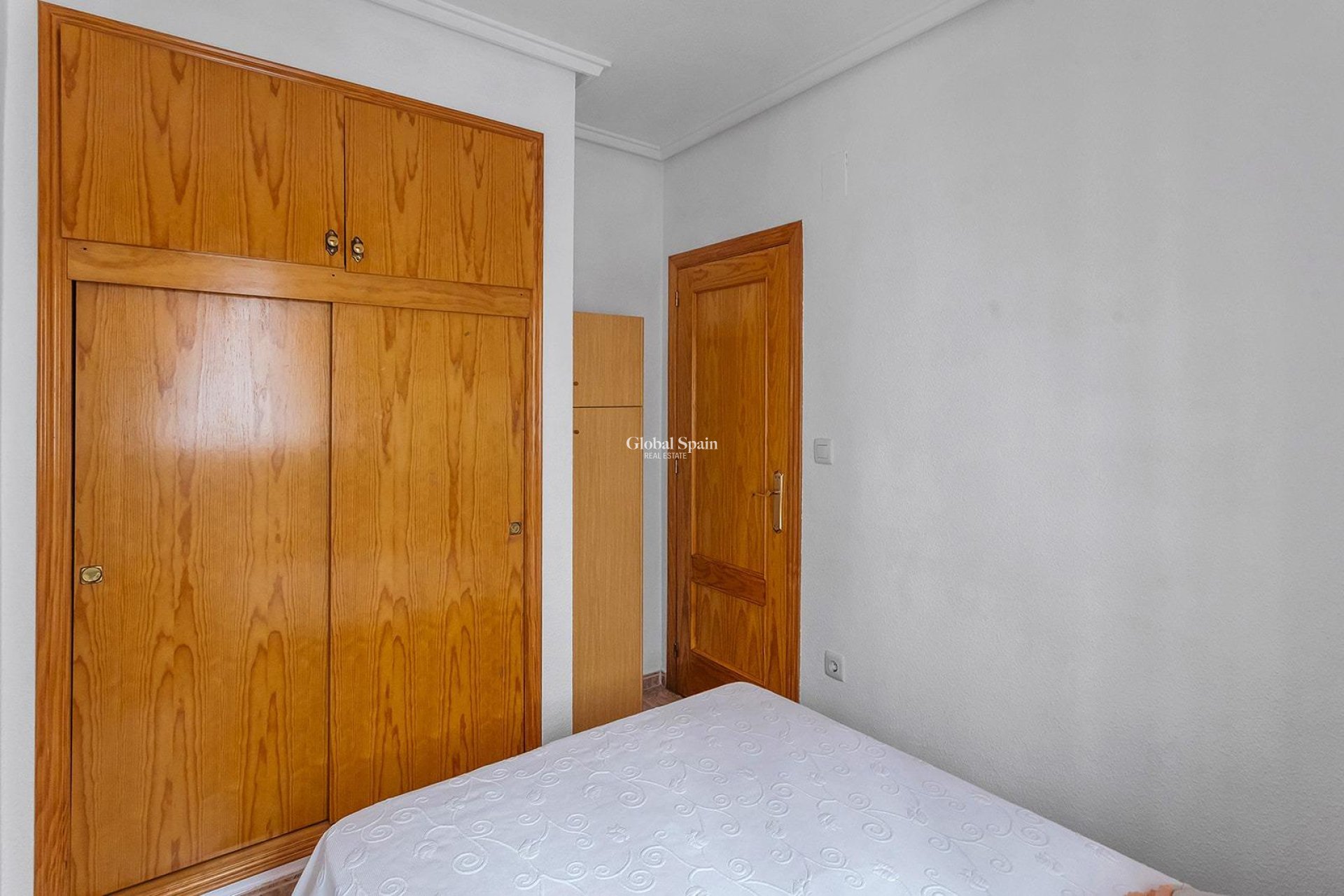 Revente - APPARTEMENT -
TORREVIEJA - Estacion de autobuses