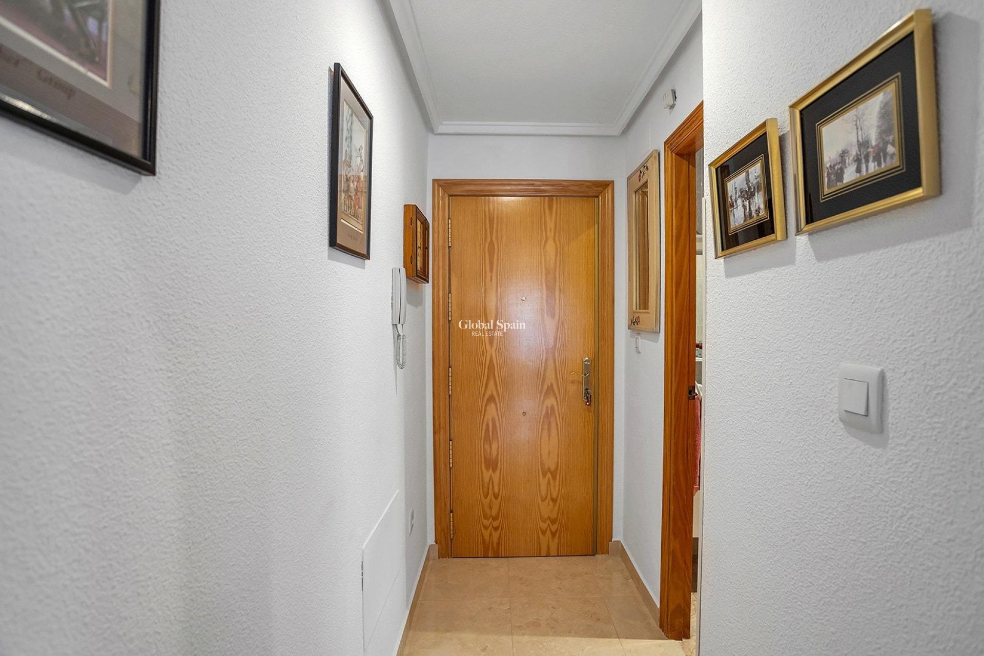Revente - APPARTEMENT -
TORREVIEJA - Estacion de autobuses