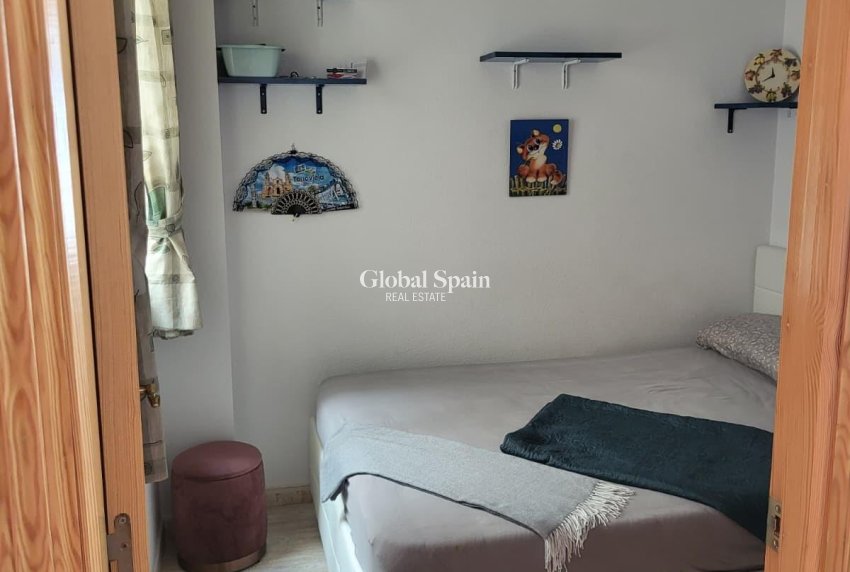 Revente - APPARTEMENT -
TORREVIEJA - Estacion de autobuses