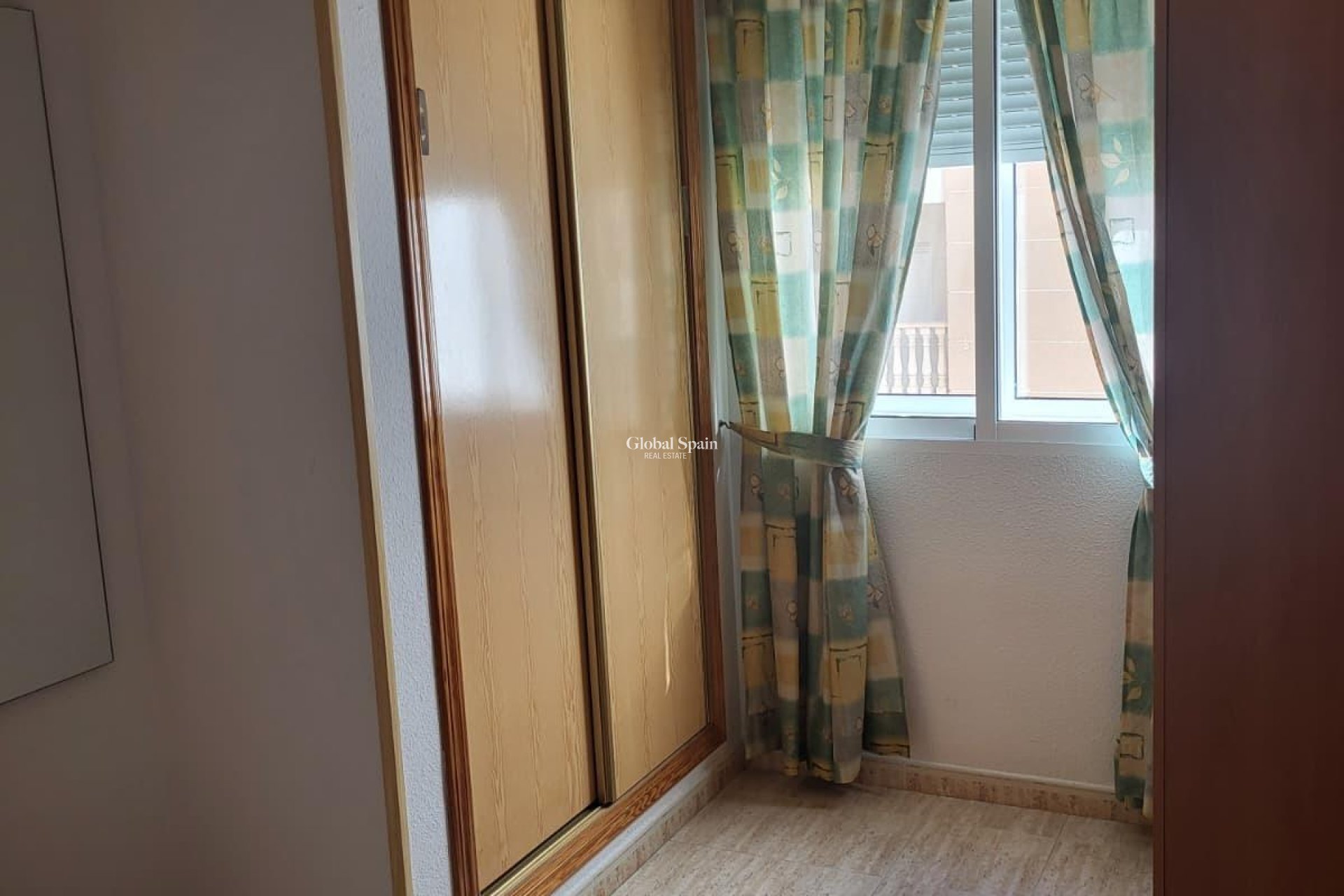 Revente - APPARTEMENT -
TORREVIEJA - Estacion de autobuses