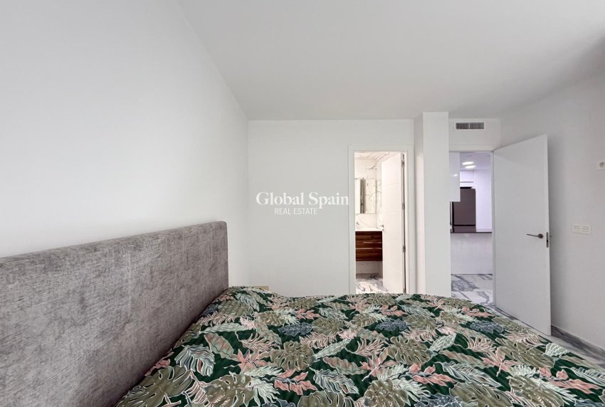 Revente - APPARTEMENT -
TORREVIEJA - Estacion de autobuses