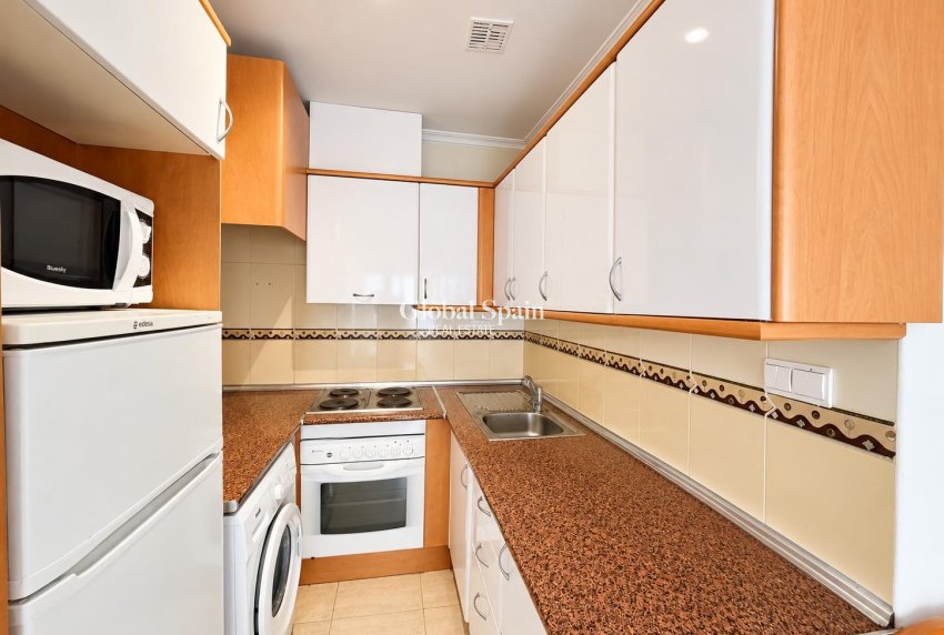 Revente - APPARTEMENT -
TORREVIEJA - Estacion de autobuses