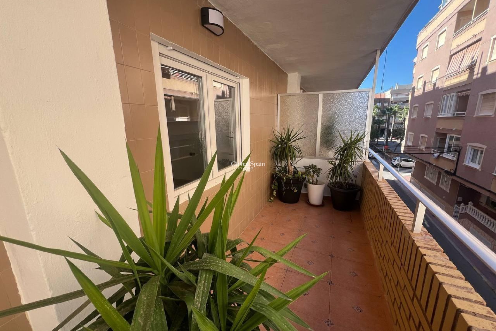 Revente - APPARTEMENT -
TORREVIEJA - Estacion de autobuses