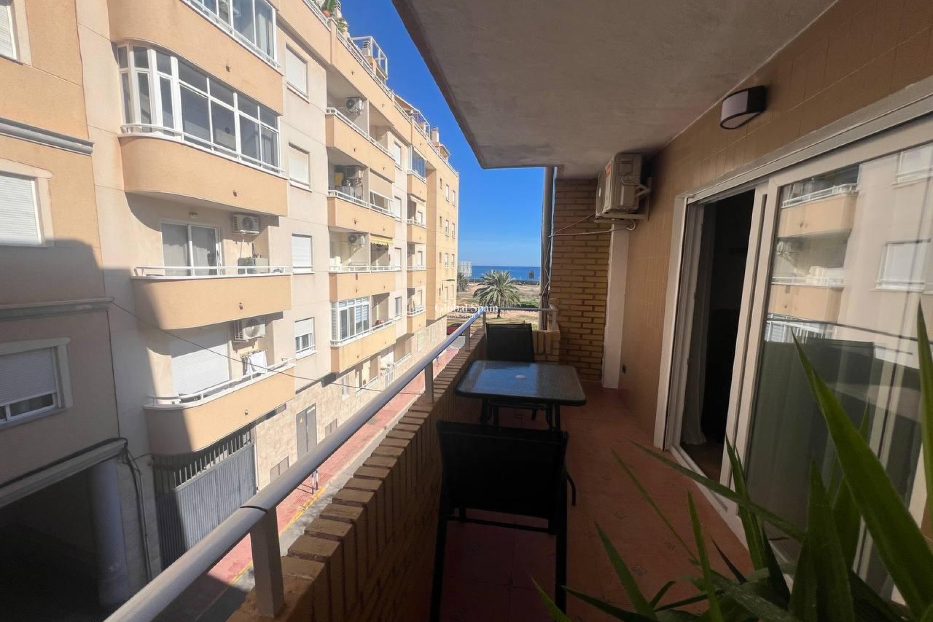 Revente - APPARTEMENT -
TORREVIEJA - Estacion de autobuses