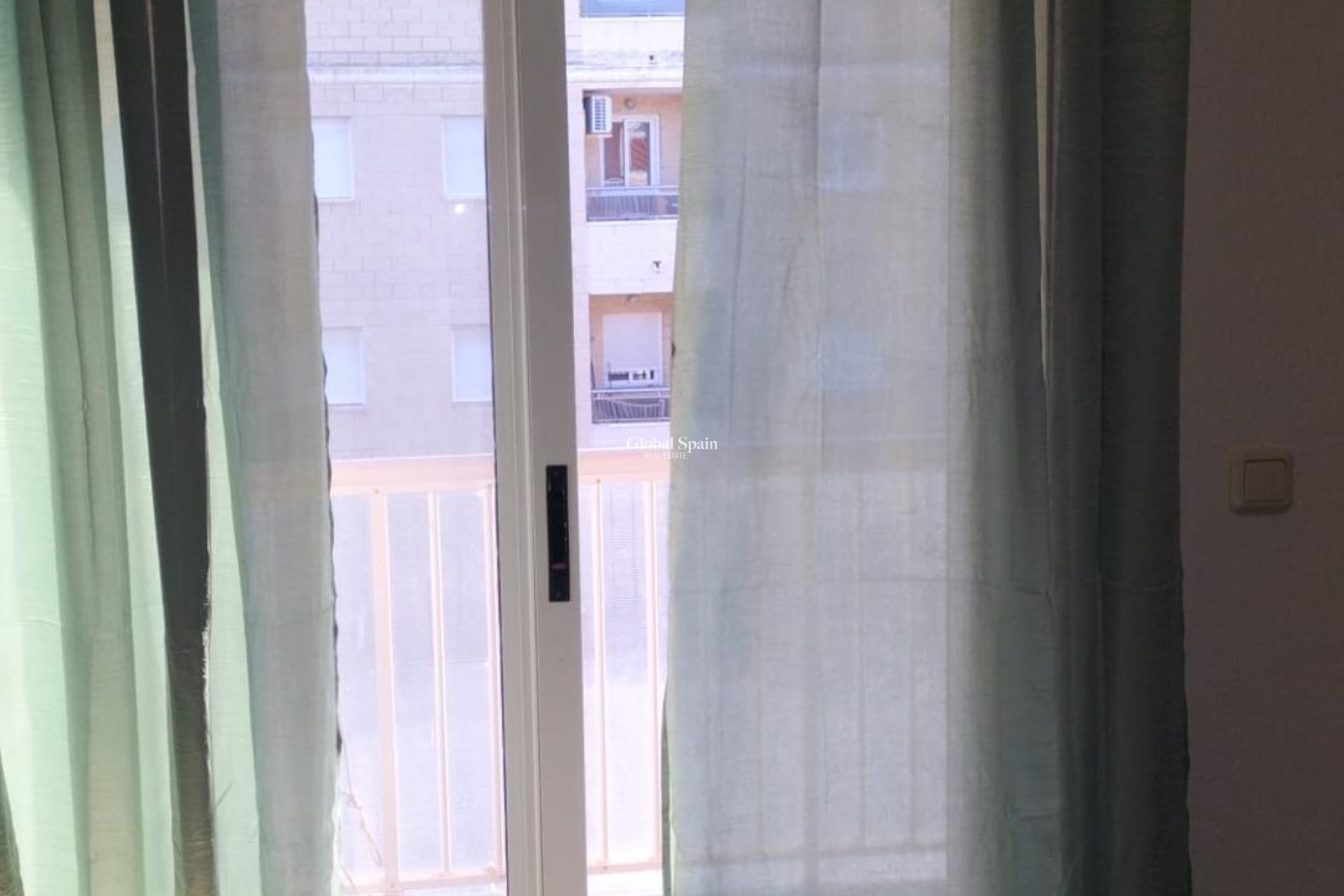 Revente - APPARTEMENT -
TORREVIEJA - Gaspar Perrelló