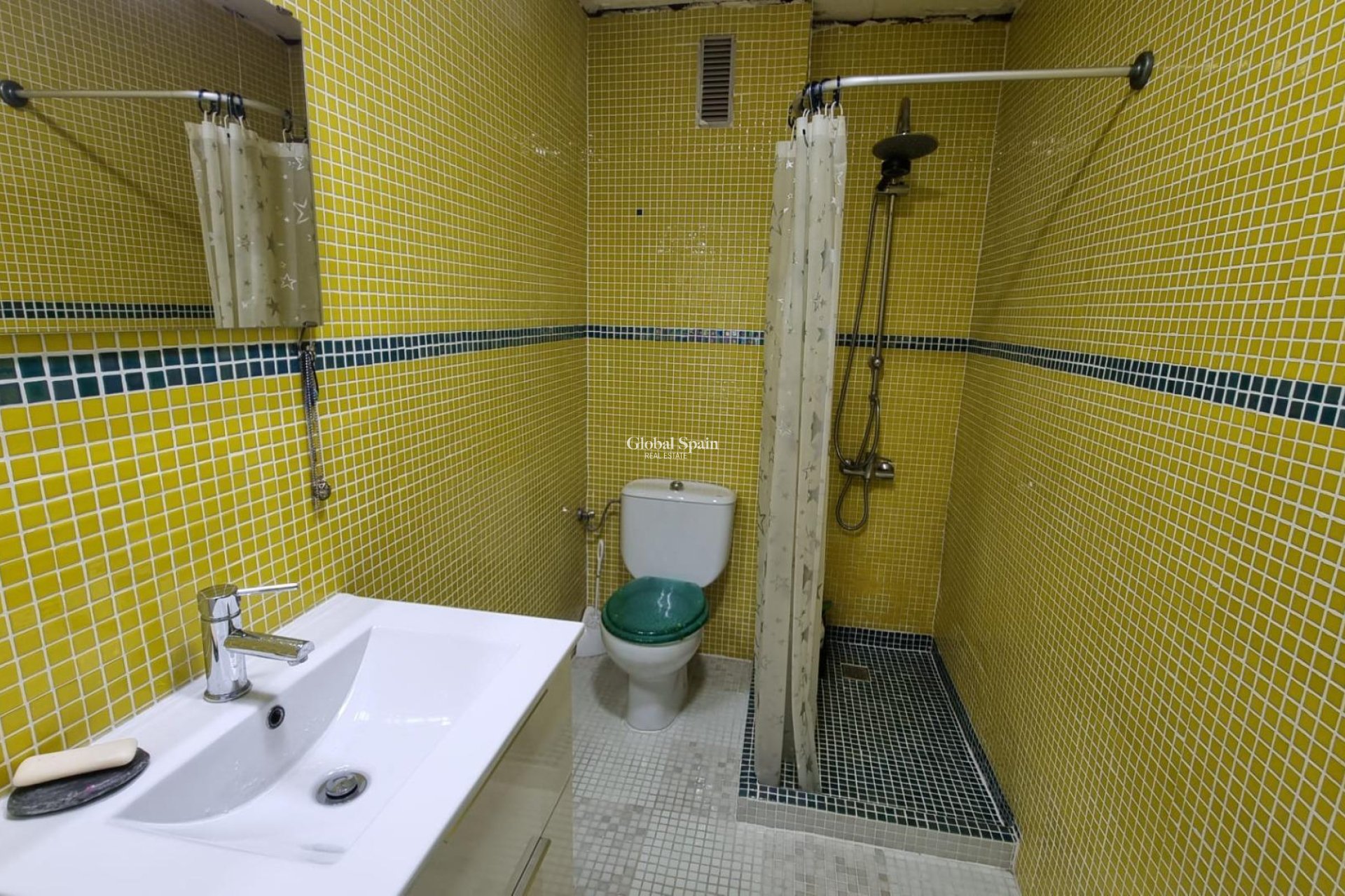 Revente - APPARTEMENT -
TORREVIEJA - Habaneras