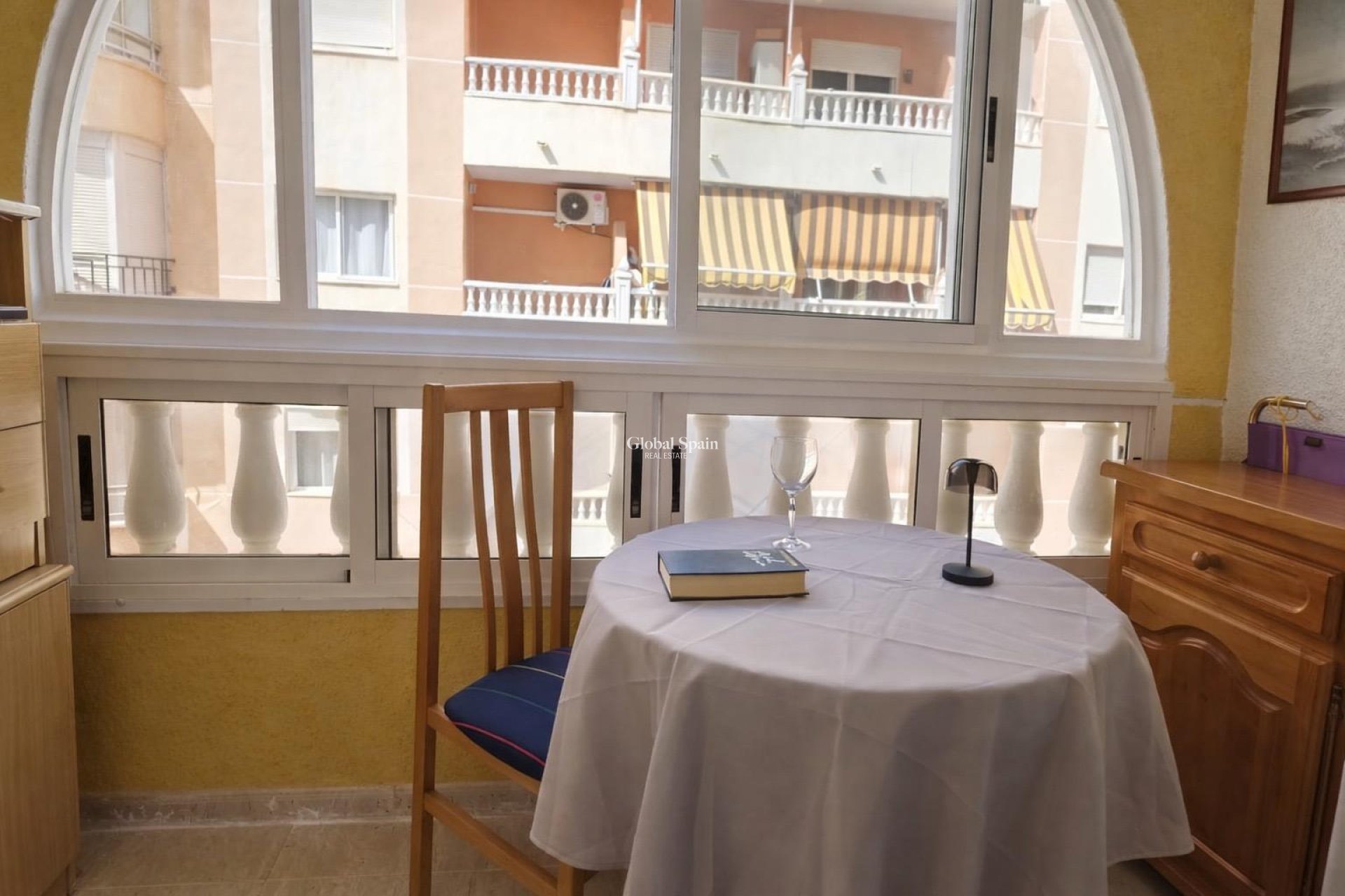 Revente - APPARTEMENT -
TORREVIEJA - Habaneras