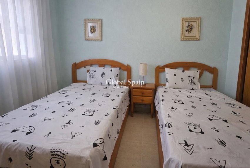 Revente - APPARTEMENT -
TORREVIEJA - Habaneras