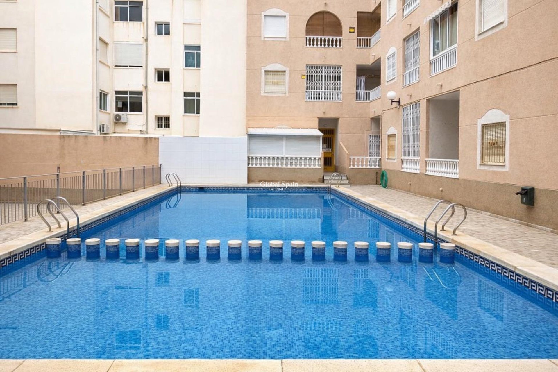Revente - APPARTEMENT -
TORREVIEJA - Habaneras