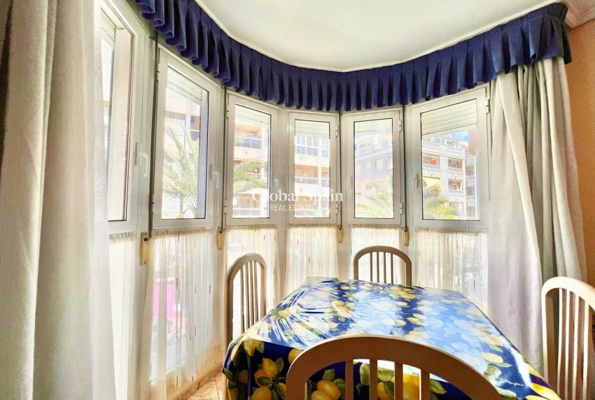 Revente - APPARTEMENT -
TORREVIEJA - Habaneras
