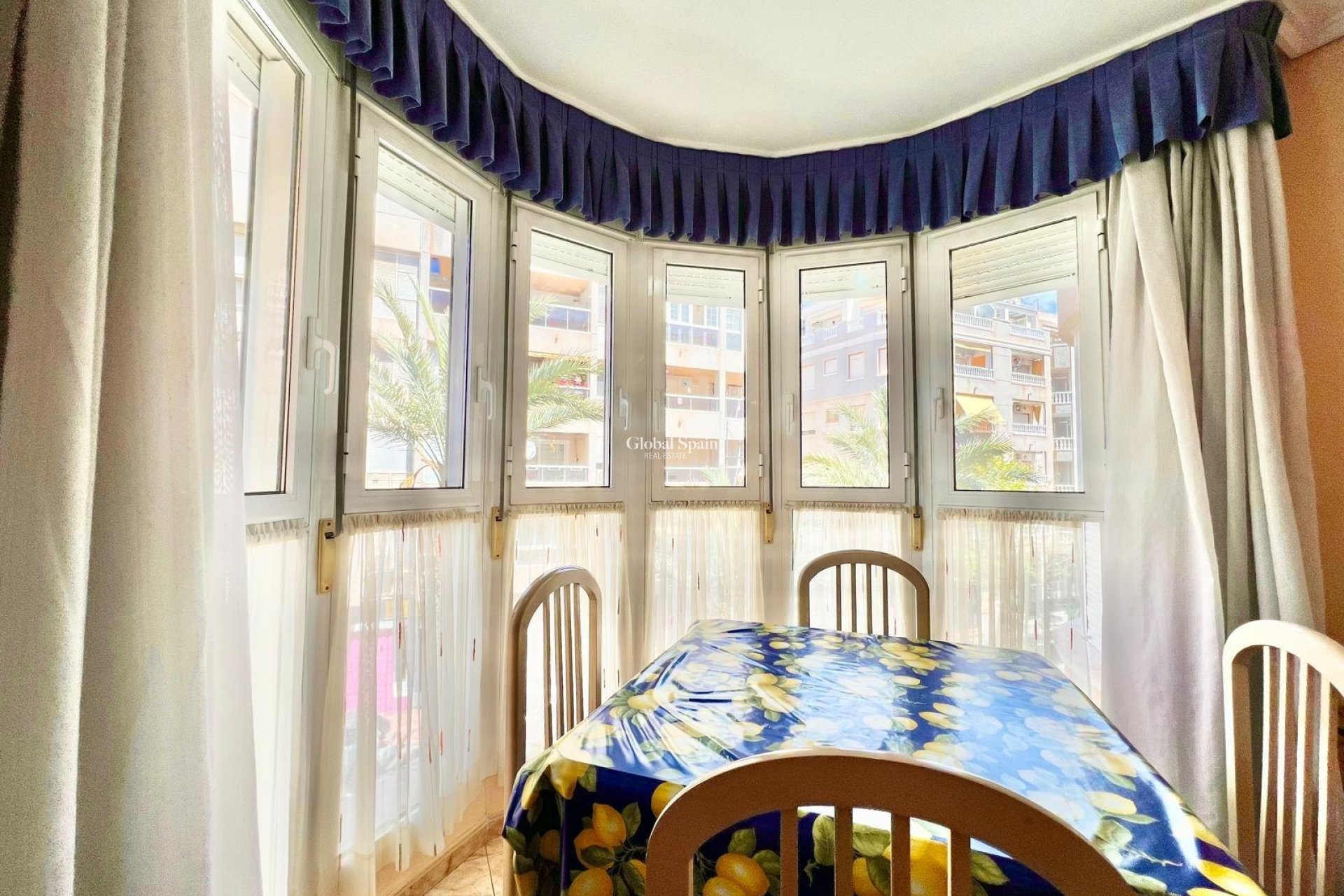 Revente - APPARTEMENT -
TORREVIEJA - Habaneras