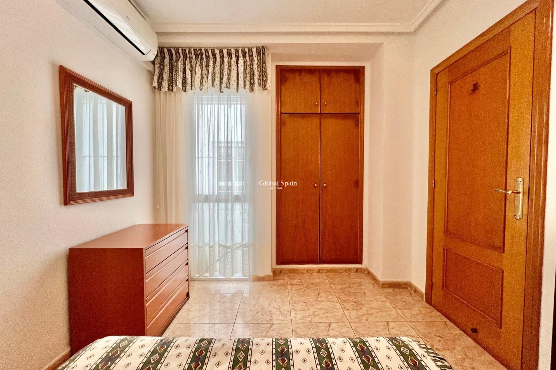 Revente - APPARTEMENT -
TORREVIEJA - Habaneras