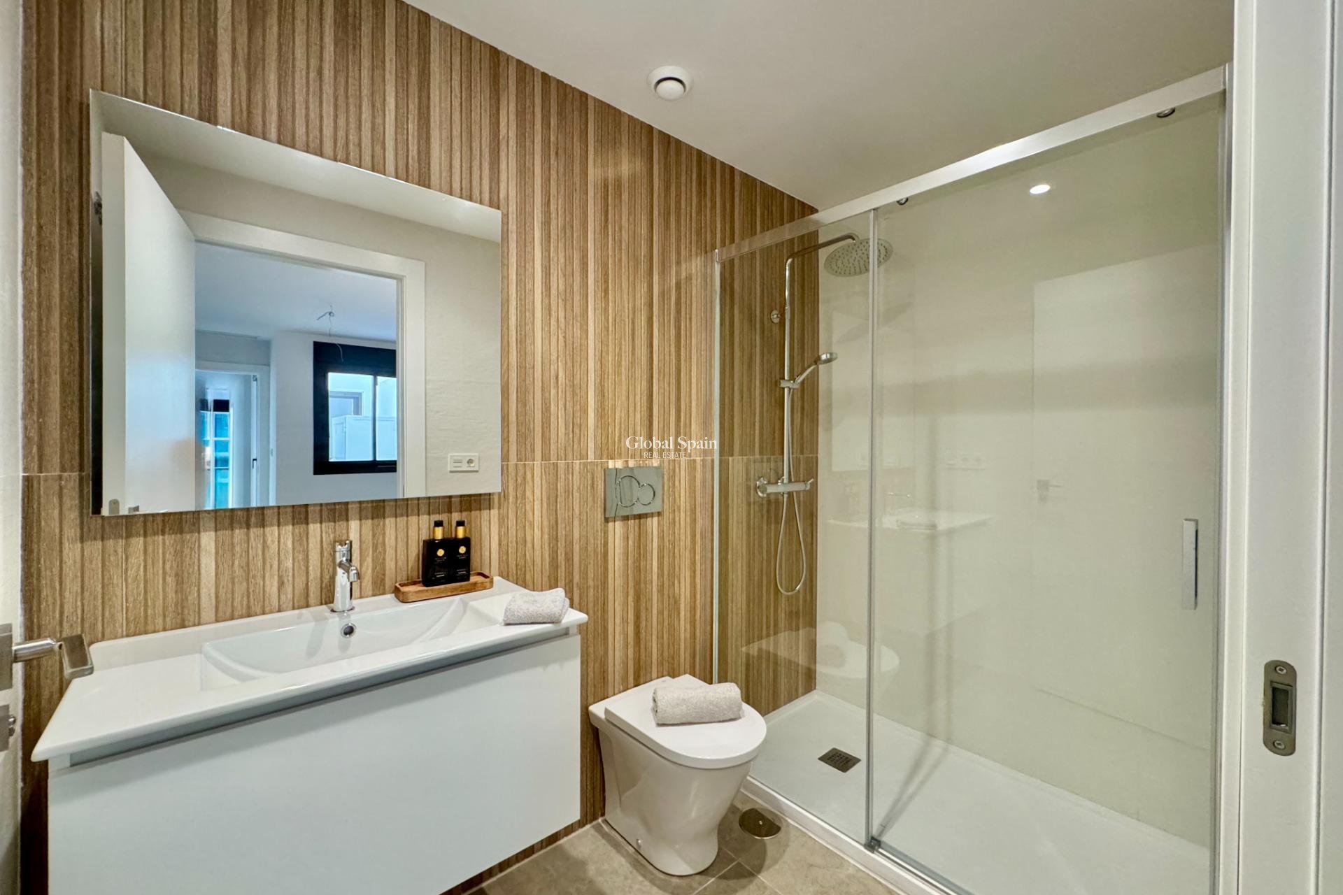 Revente - APPARTEMENT -
TORREVIEJA - Habaneras