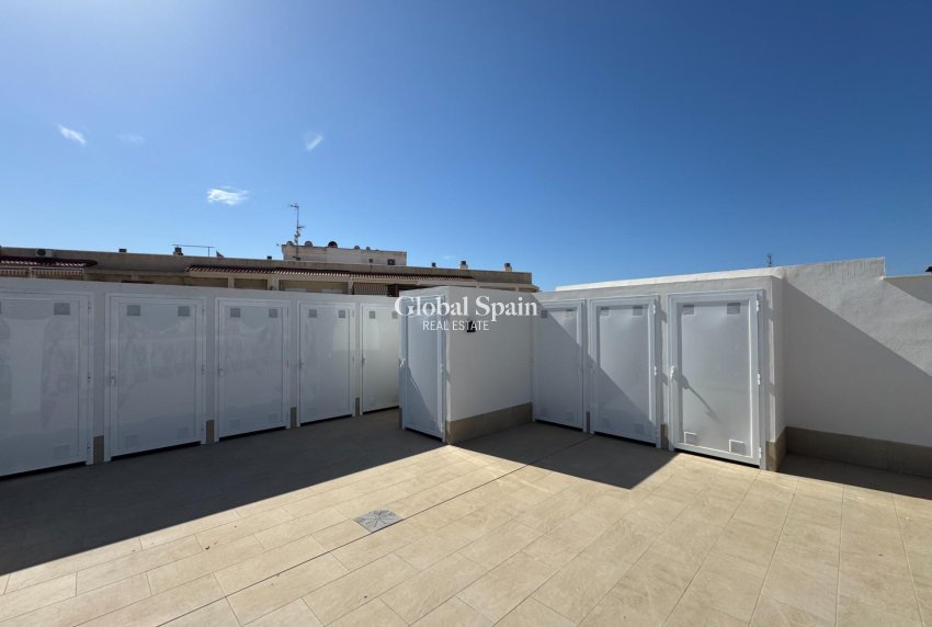 Revente - APPARTEMENT -
TORREVIEJA - Habaneras