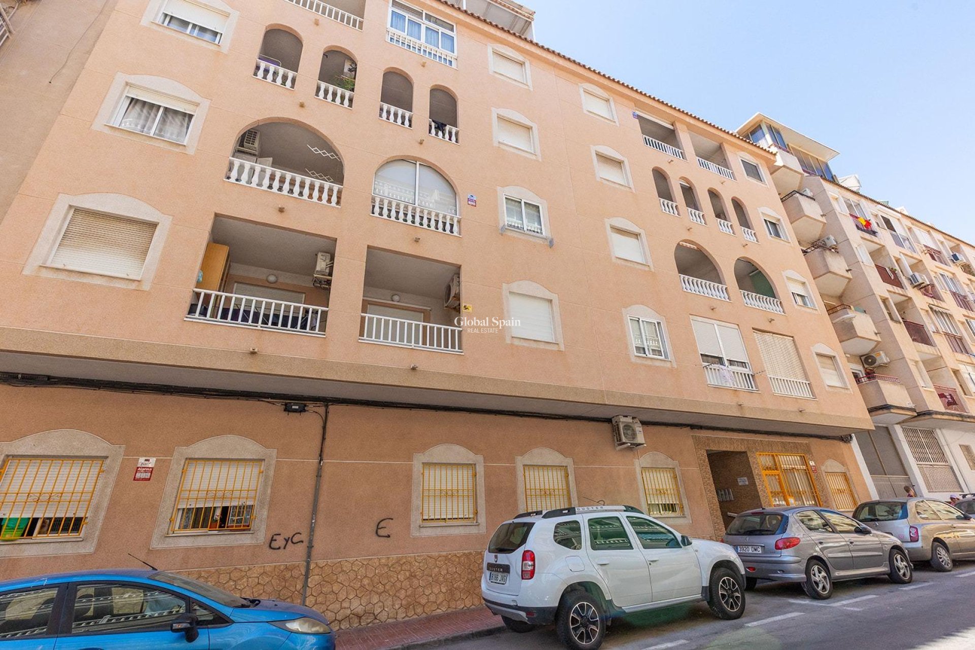 Revente - APPARTEMENT -
TORREVIEJA - Habaneras