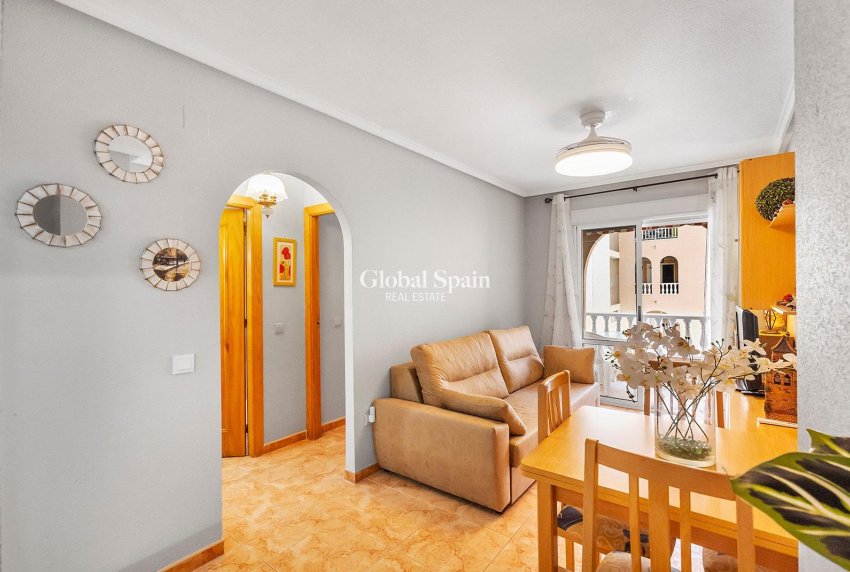 Revente - APPARTEMENT -
TORREVIEJA - Habaneras