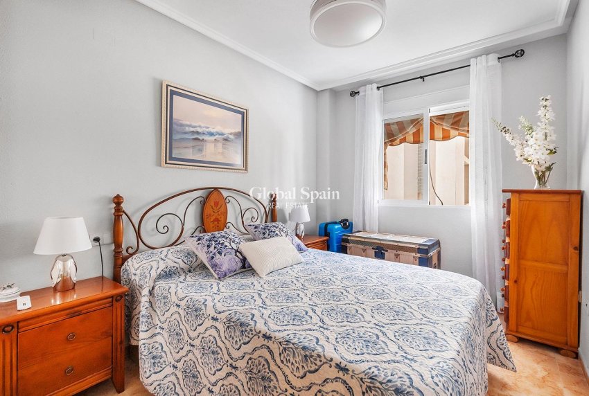 Revente - APPARTEMENT -
TORREVIEJA - Habaneras