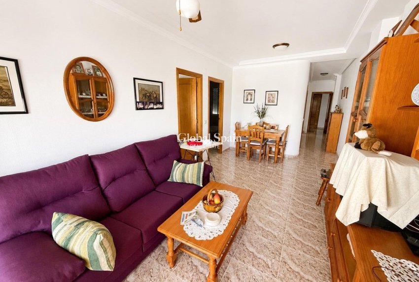 Revente - APPARTEMENT -
TORREVIEJA - Habaneras