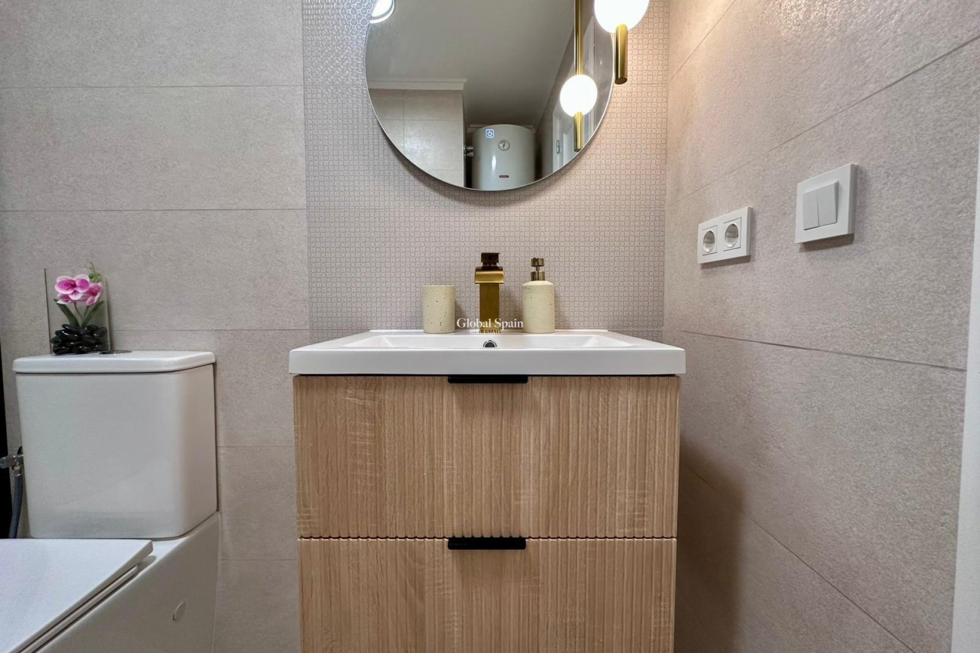 Revente - APPARTEMENT -
TORREVIEJA - Habaneras