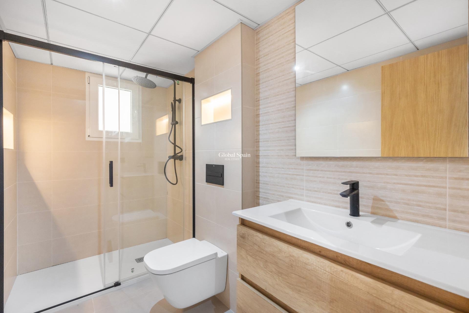 Revente - Appartement -
TORREVIEJA - La Mata pueblo