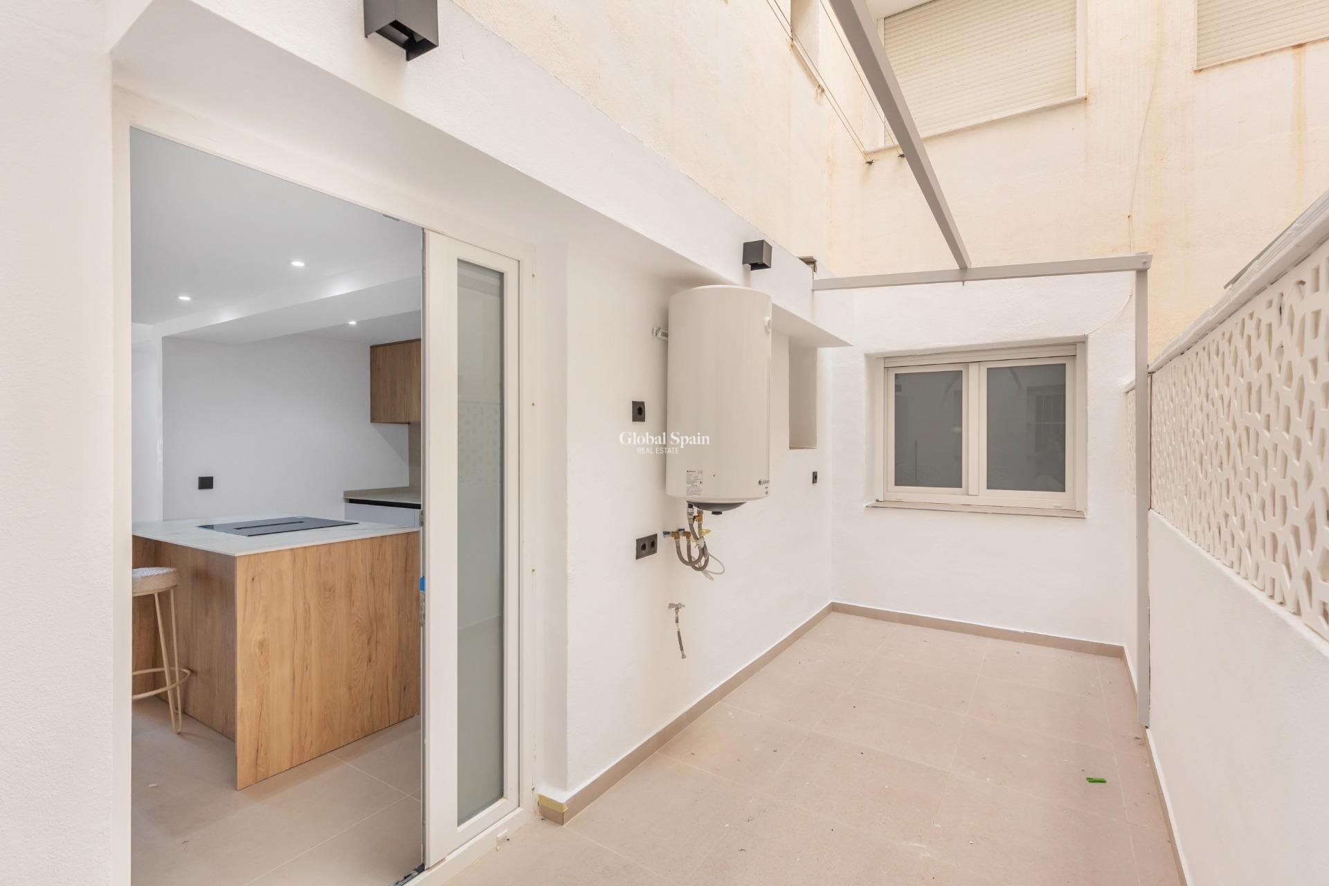 Revente - Appartement -
TORREVIEJA - La Mata pueblo