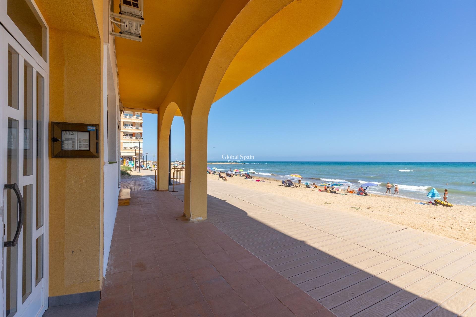 Revente - Appartement -
TORREVIEJA - La Mata pueblo