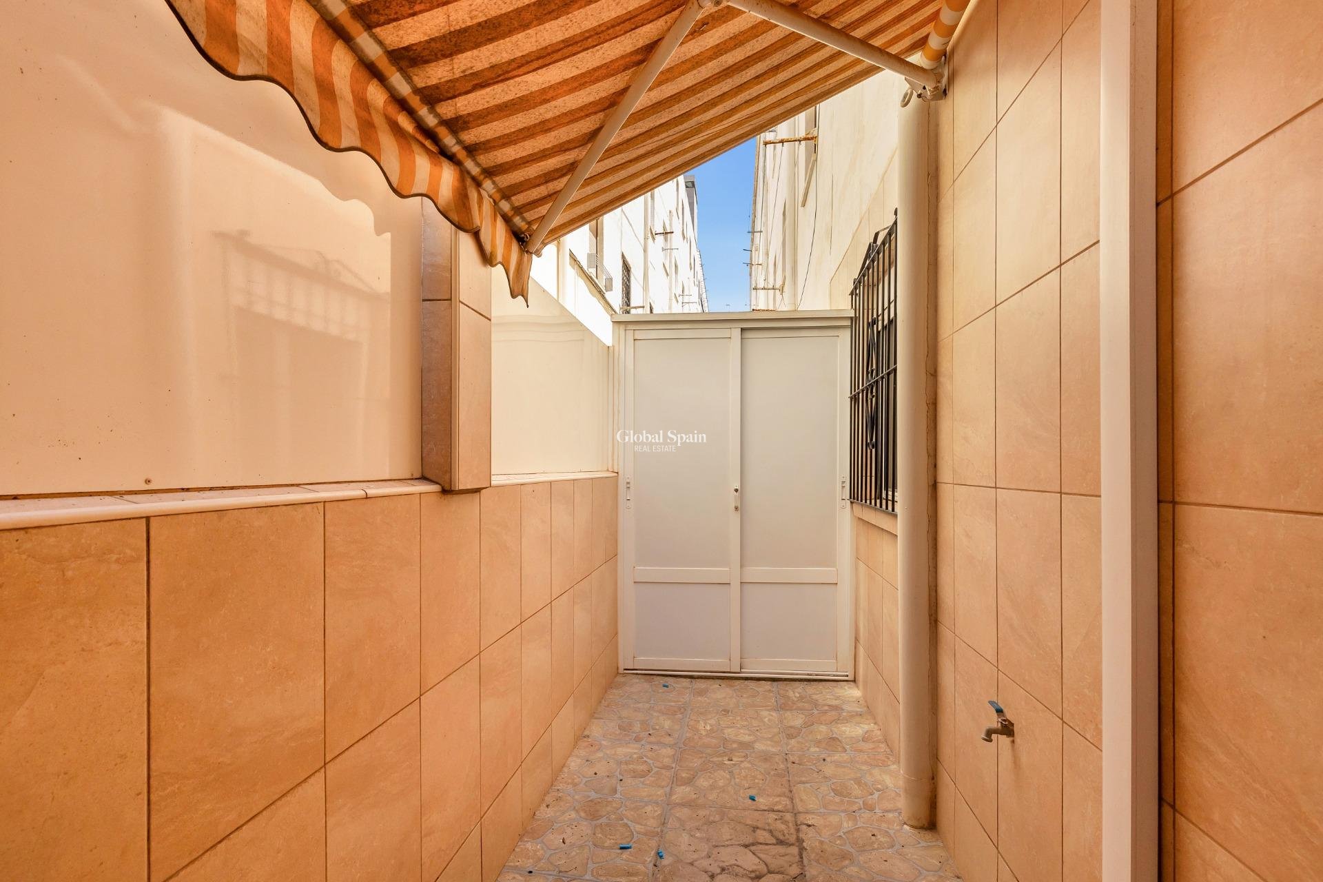 Revente - Appartement -
TORREVIEJA - La Mata pueblo