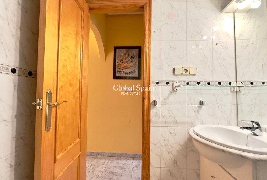 Revente - APPARTEMENT -
TORREVIEJA - La Mata pueblo