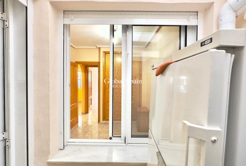 Revente - APPARTEMENT -
TORREVIEJA - La Mata pueblo