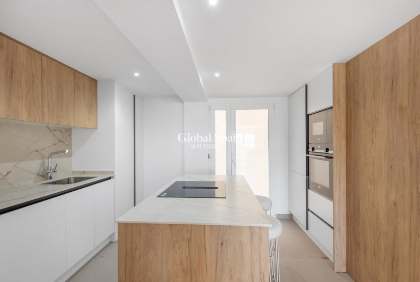 Revente - APPARTEMENT -
TORREVIEJA - La Mata pueblo