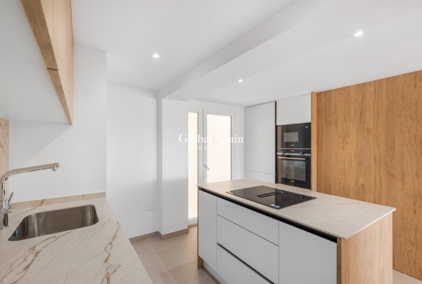 Revente - APPARTEMENT -
TORREVIEJA - La Mata pueblo