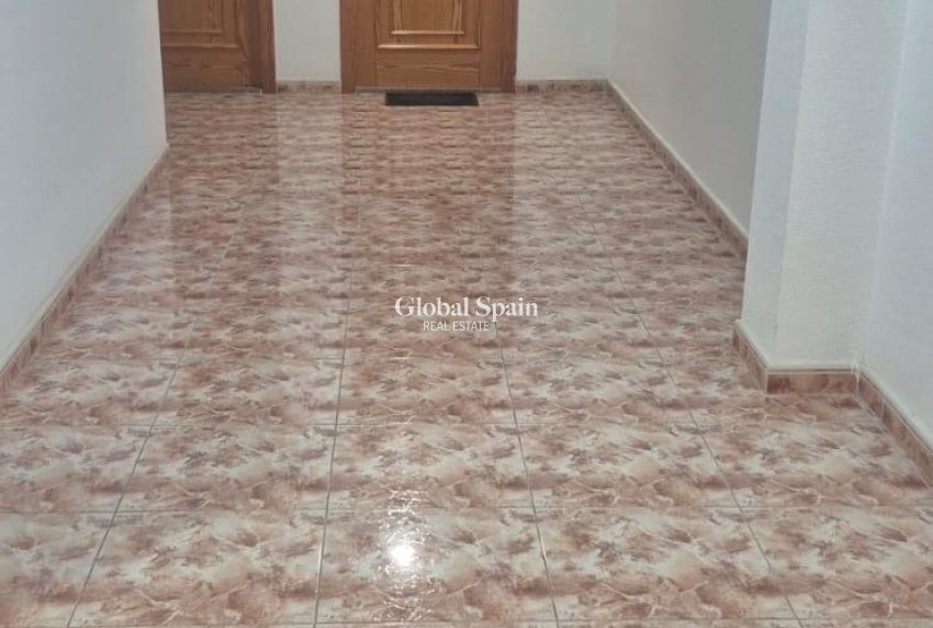Revente - APPARTEMENT -
TORREVIEJA - La Mata pueblo