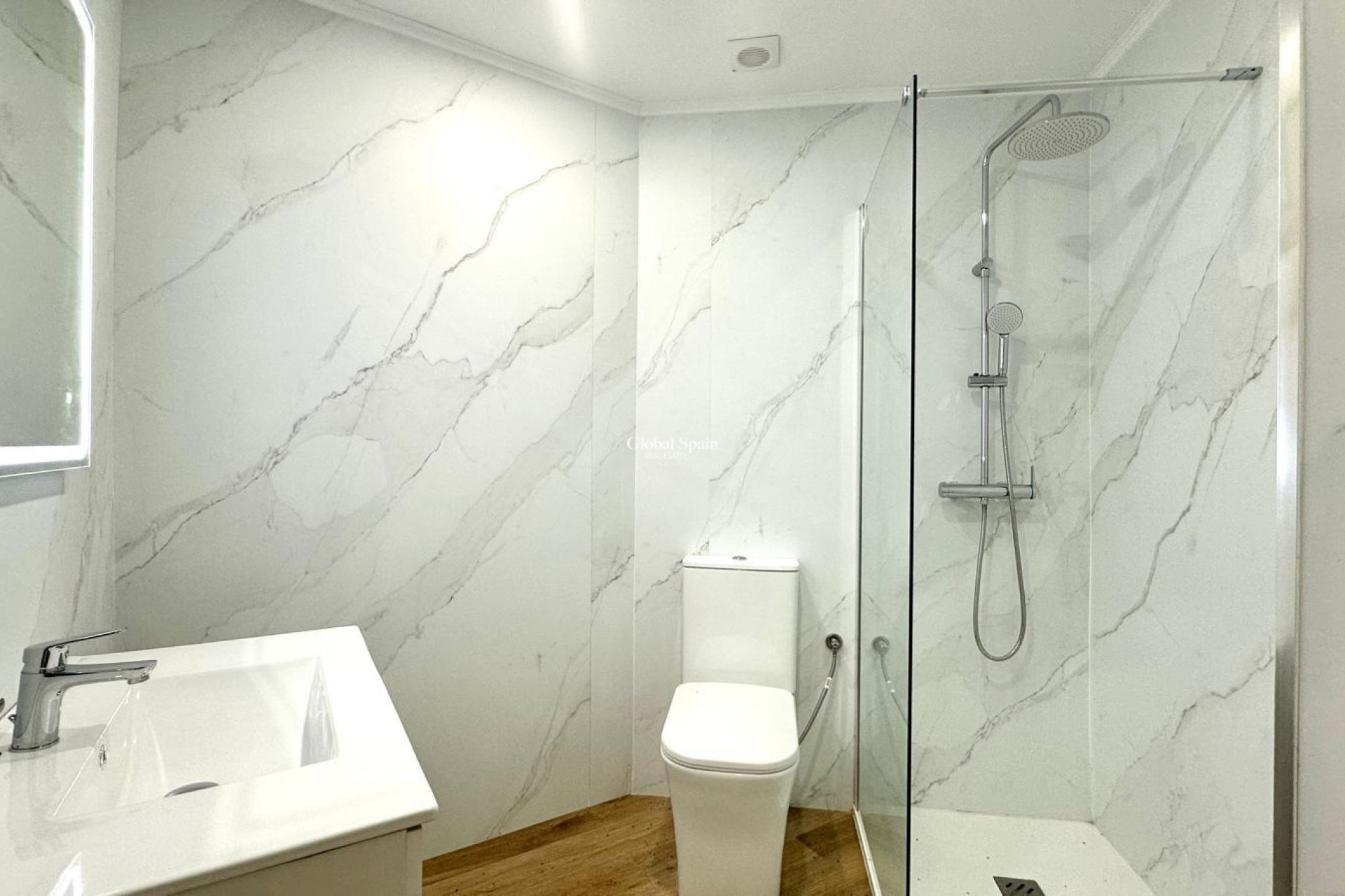 Revente - APPARTEMENT -
TORREVIEJA - La Mata pueblo