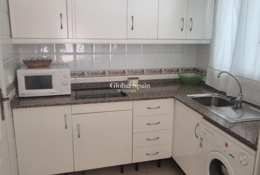 Revente - APPARTEMENT -
TORREVIEJA - La Mata pueblo