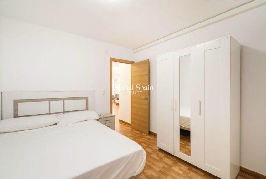 Revente - APPARTEMENT -
TORREVIEJA - La Mata pueblo