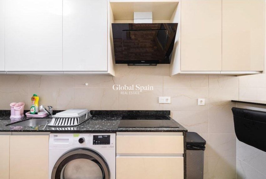 Revente - APPARTEMENT -
TORREVIEJA - La Mata pueblo