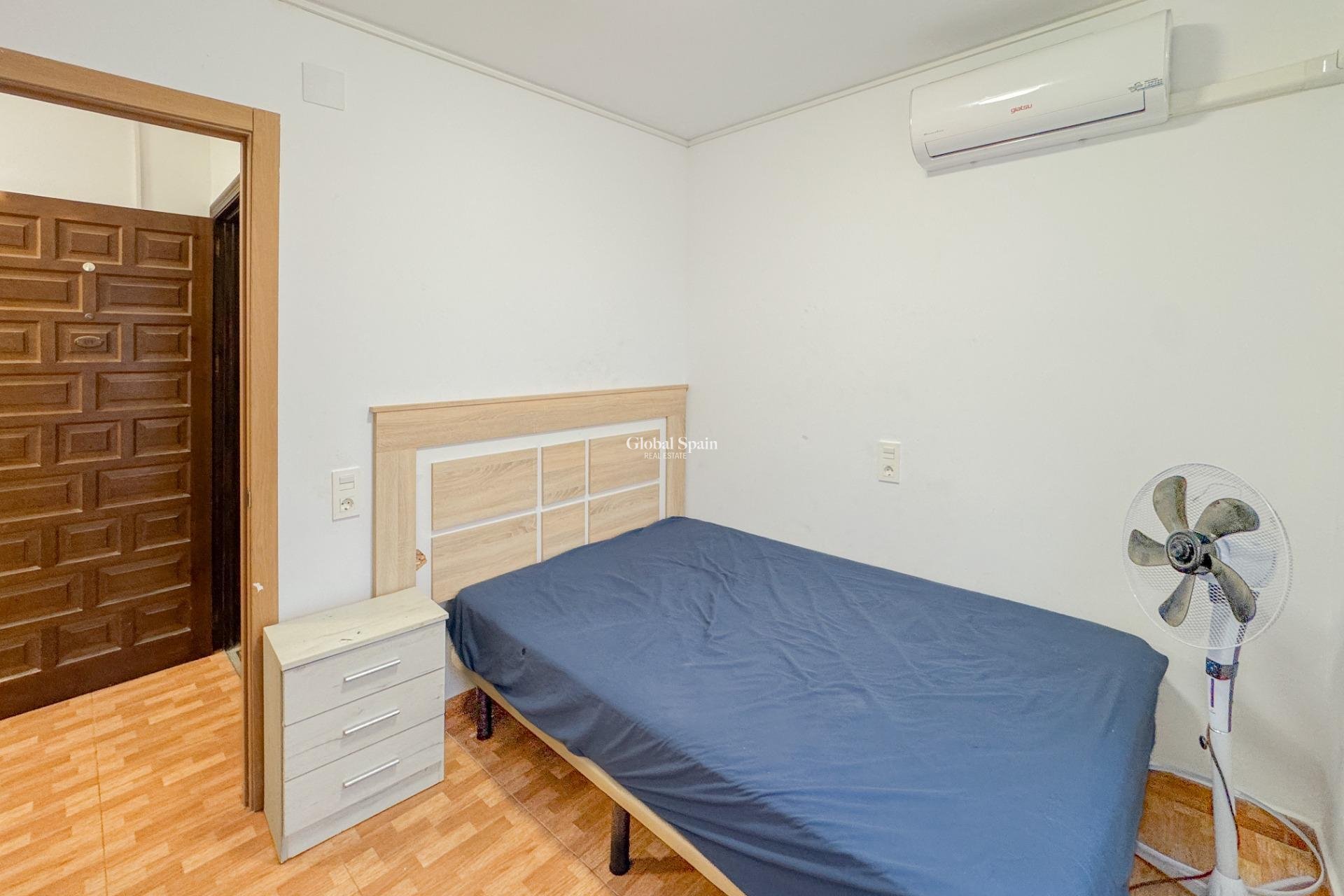 Revente - APPARTEMENT -
TORREVIEJA - La Mata pueblo