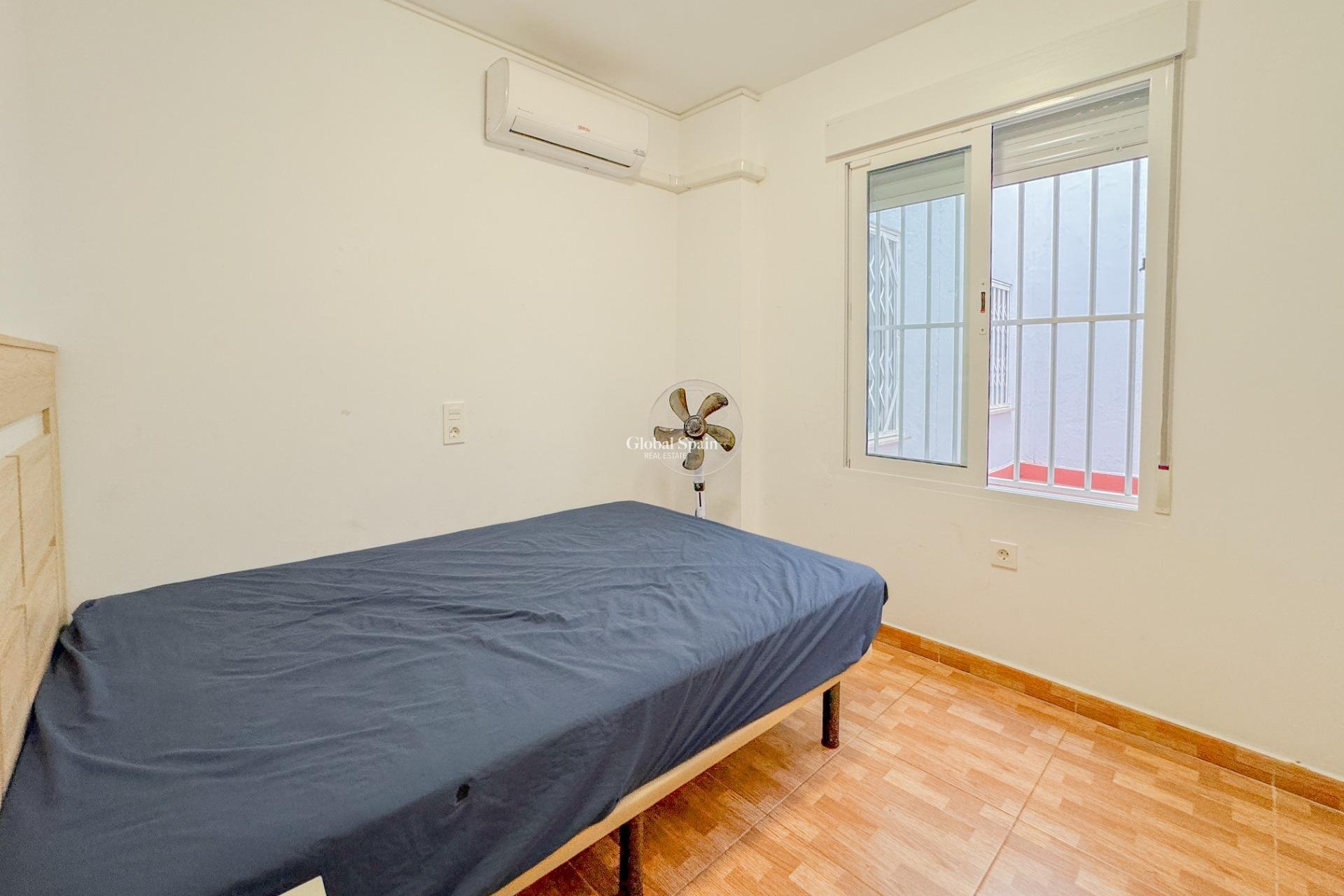 Revente - APPARTEMENT -
TORREVIEJA - La Mata pueblo