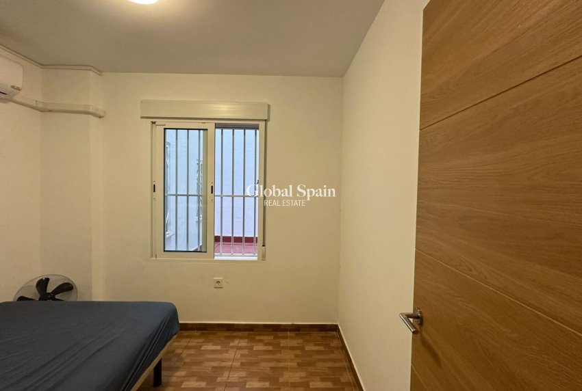 Revente - APPARTEMENT -
TORREVIEJA - La Mata pueblo