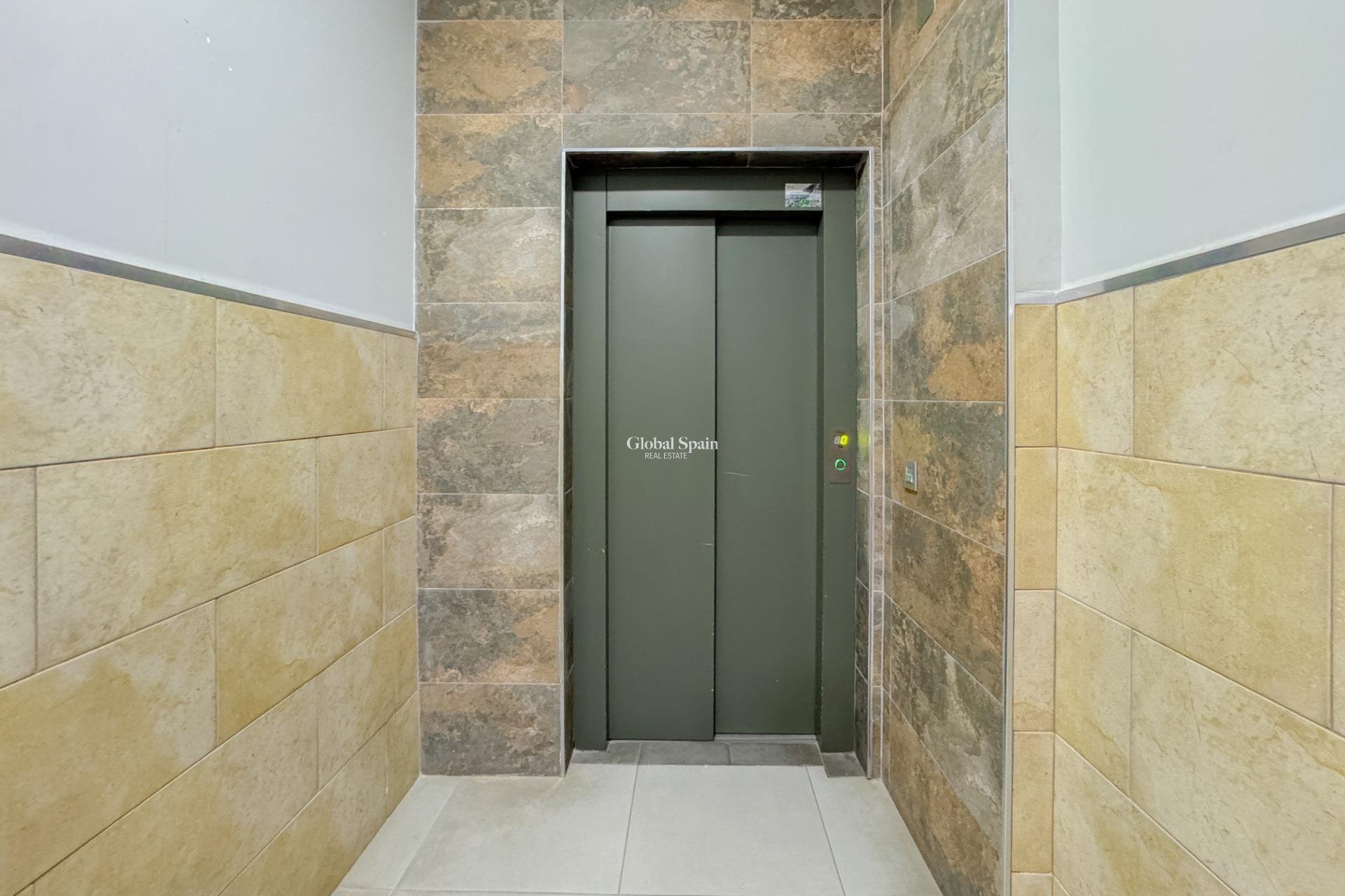 Revente - APPARTEMENT -
TORREVIEJA - La Mata pueblo