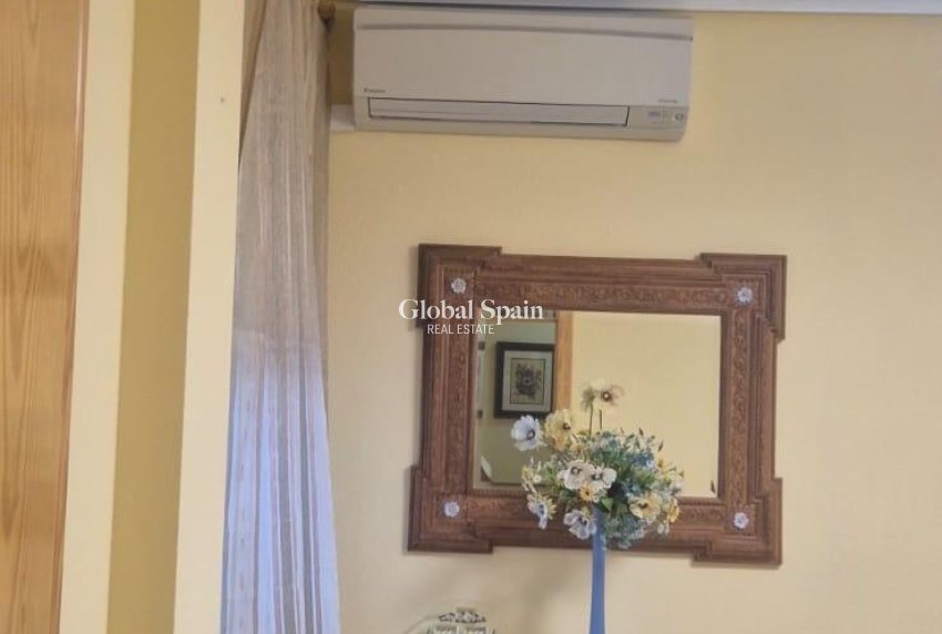 Revente - APPARTEMENT -
TORREVIEJA - La Mata pueblo