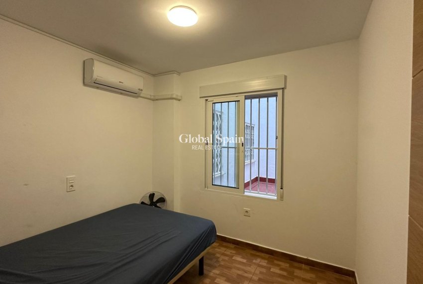 Revente - APPARTEMENT -
TORREVIEJA - La Mata pueblo