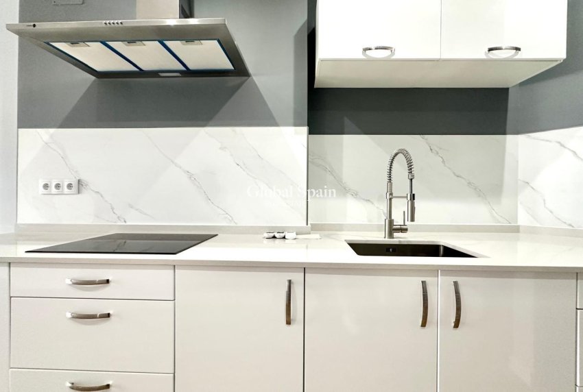 Revente - APPARTEMENT -
TORREVIEJA - La Mata pueblo