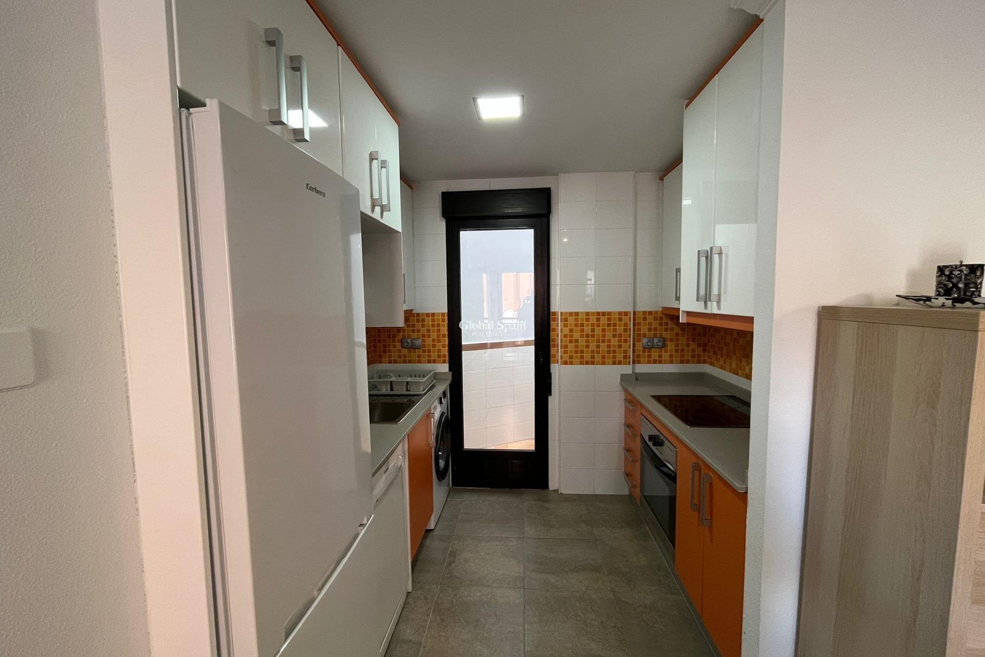 Revente - APPARTEMENT -
TORREVIEJA - La Mata pueblo